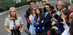 EE.UU. EXIGE REFORMAS URGENTES A CUBA