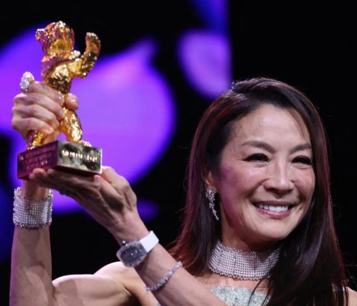 Michelle Yeoh galardonada con el Oso de Oro un hito para la actriz malasia