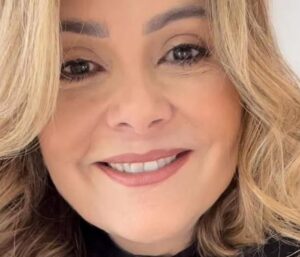 Nuria Piera critica la confrontación entre Tania y Luisín comparándola con la edad media