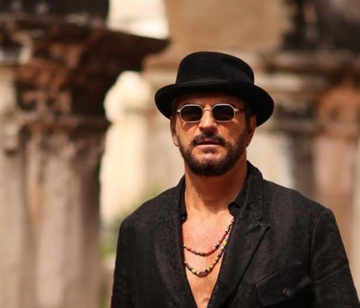 Ricardo Arjona cuestiona metodos de crianza modernos y envia mensaje a los therians