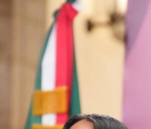 Salma Hayek habla sobre la importancia de contar historias en tiempos de crisis moral