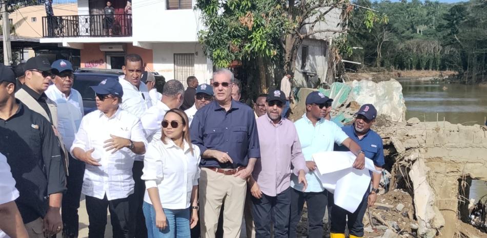 ABINADER ANUNCIA AYUDAS EN GASPAR HERNANDEZ