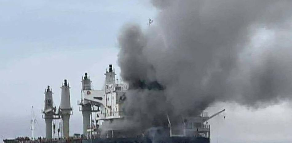 ATAQUES NAVALES EN EL ESTRECHO DE ORMUZ