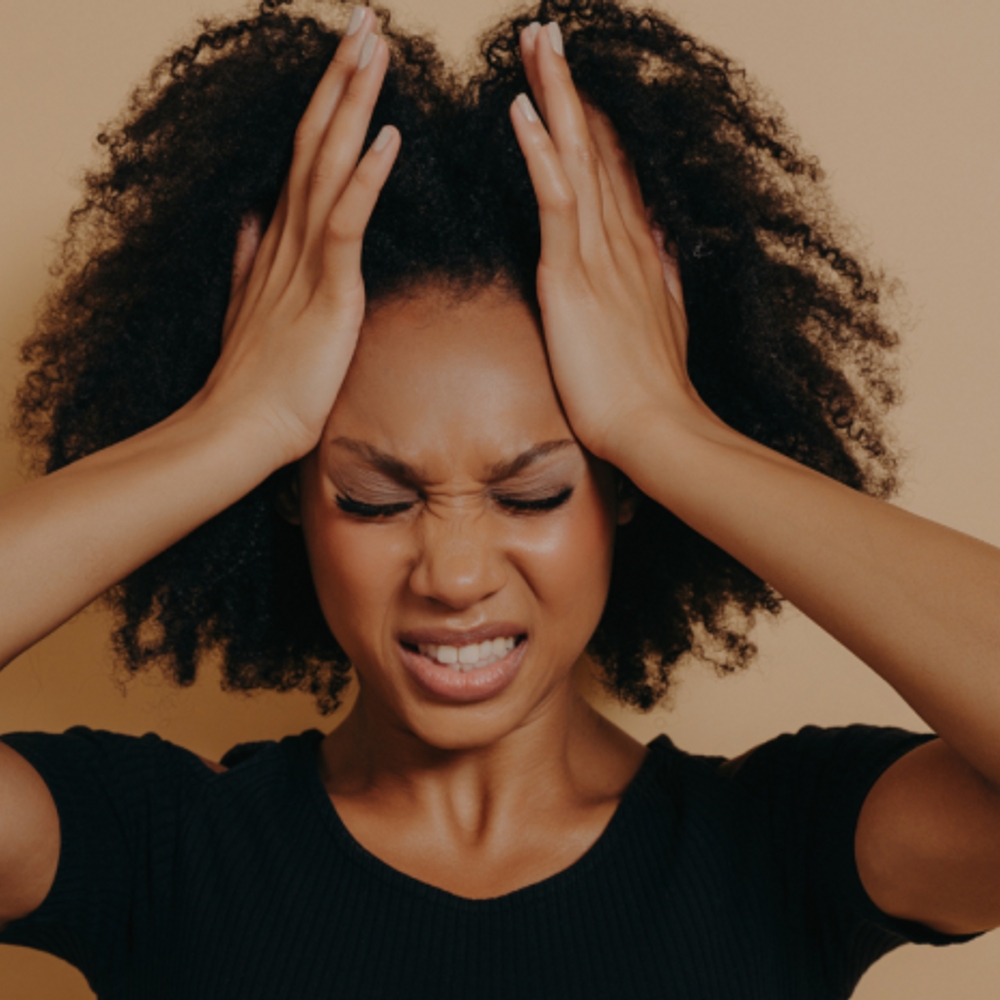 AUTOEXIGENCIA Y PERFECCIONISMO RELACIONADOS CON MIGRANA