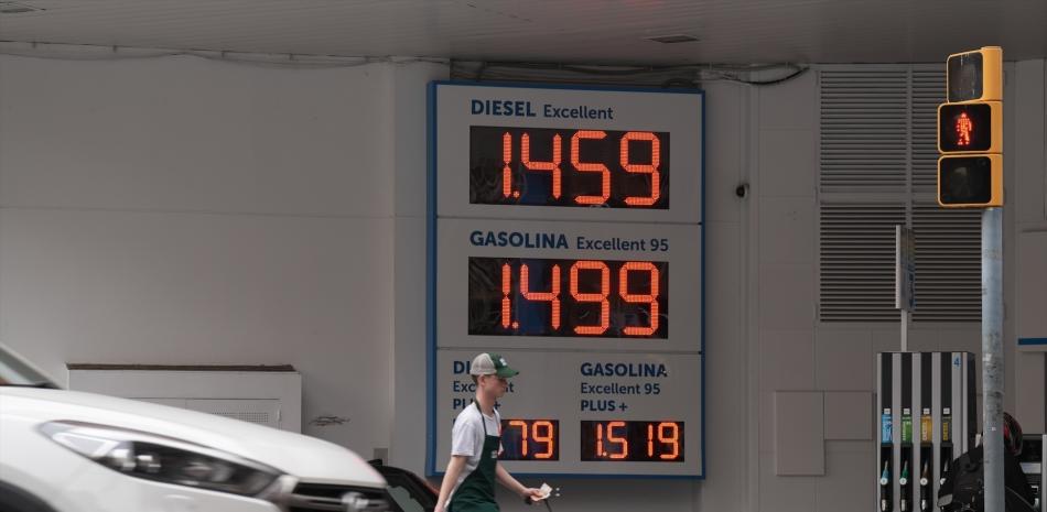 BARRIL DE PETROLEO SUPERA LOS 100 DOLARES