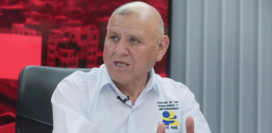 CANDIDATO PRESIDENCIAL PERUANO FALLECE EN ACCIDENTE