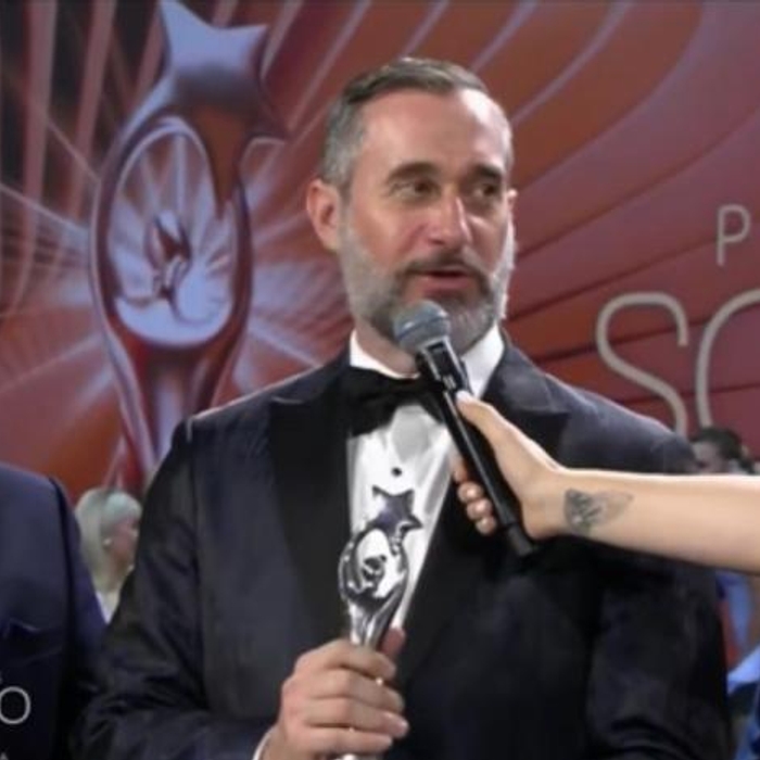 CARLOS SANCHEZ TRIUNFA EN PREMIOS SOBERANO 2026