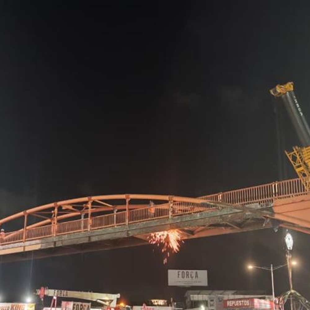 DESMONTE DEL PUENTE PEATONAL DUARTE