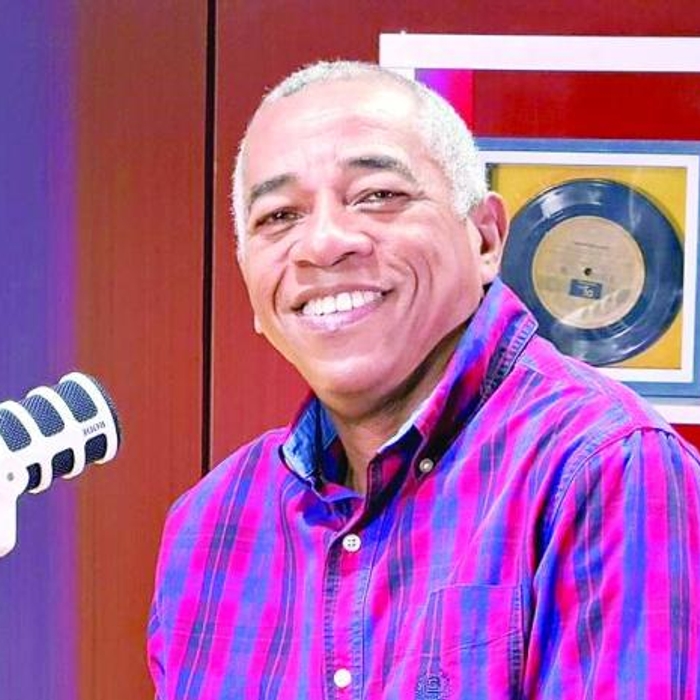 El temor de Mario Diaz la reaccion parental ante su escritura de salsa erotica