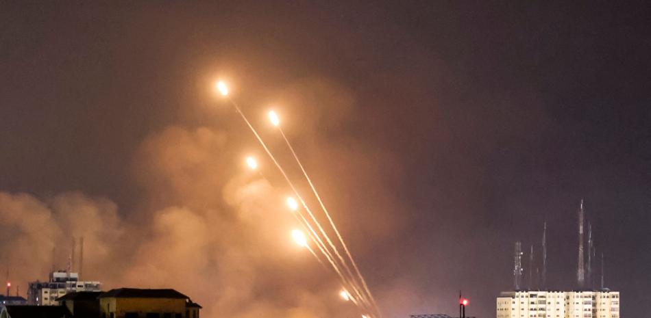 IRAN ATACA BASES MILITARES DE EE.UU . E ISRAEL