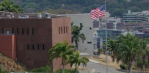 IZADA BANDERA ESTADOUNIDENSE EN VENEZUELA