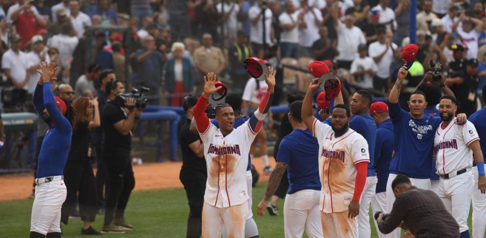 LEONEL FERNANDEZ APOYA EQUIPO DOMINICANO