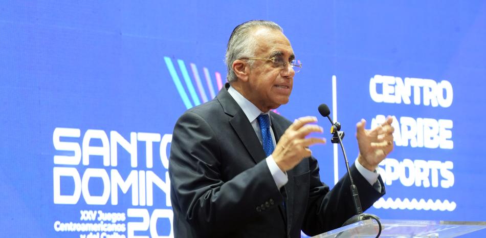 LUISIN ELOGIA PABELLON MUNDIAL DE TENIS