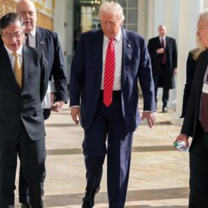 PETRO RECUPERA VISA ESTADOUNIDENSE TRAS ACERCAMIENTO CON TRUMP