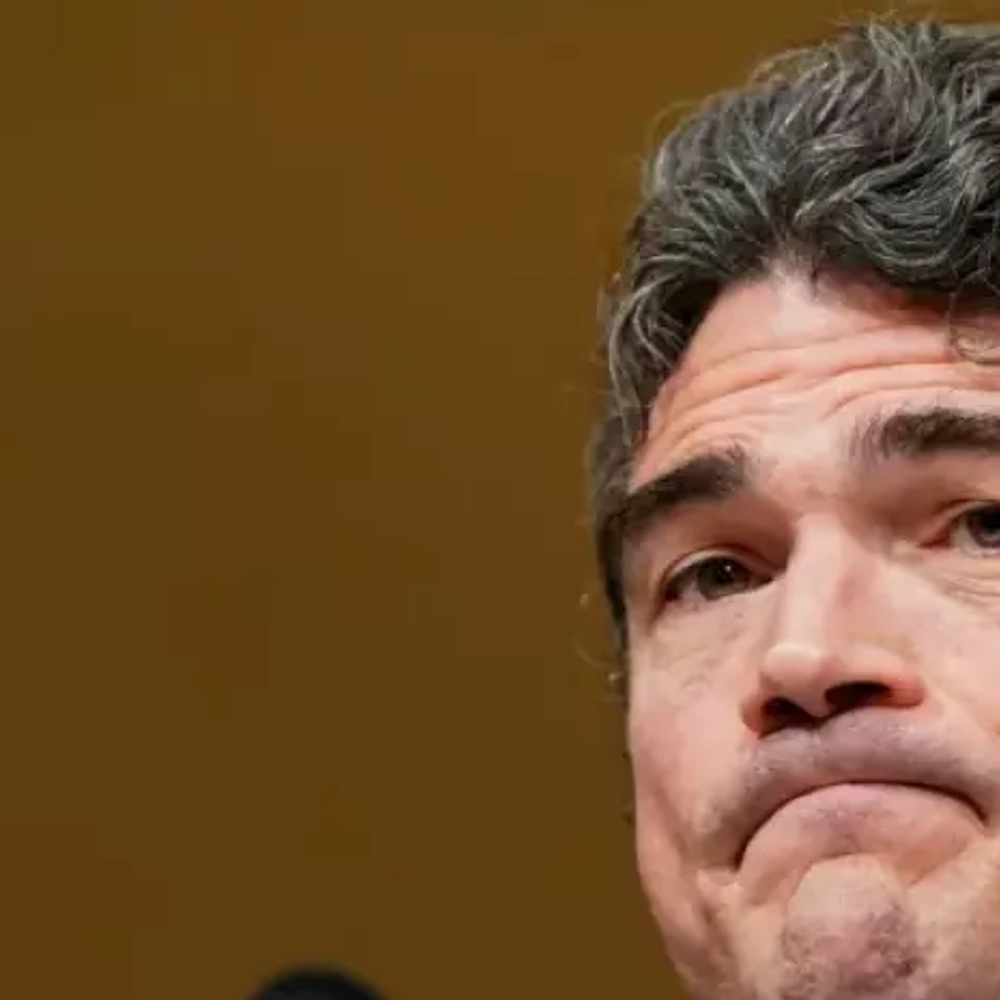 RENUNCIA DIRECTOR DEL CENTRO CONTRA EL TERRORISMO POR GUERRA DE IRAN