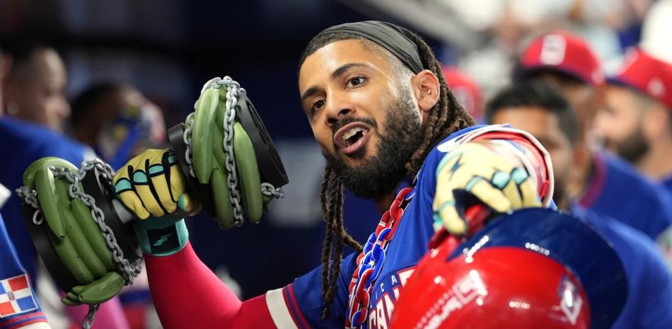 TATIS JR. Y EL PLATANO POWER