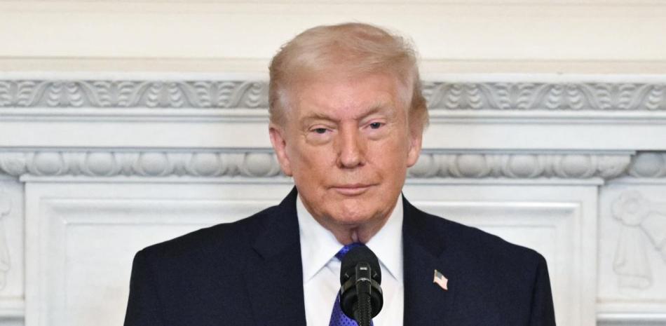 TRUMP CONTEMPLA CONTROLAR ESTRECHO DE ORMUZ