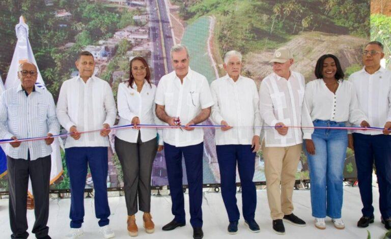 ABINADER INAUGURA AMPLIACION VIAL EN SAMANA