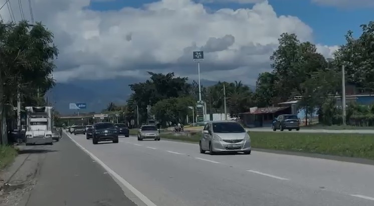 INCREMENTO DEL TRAFICO EN LA DUARTE AL VOLVER LOS VACACIONISTAS