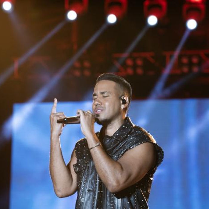 ROMEO SANTOS COMPOSITOR POR DON DIVINO ENTRE LOS MEJORES DE EE.UU .
