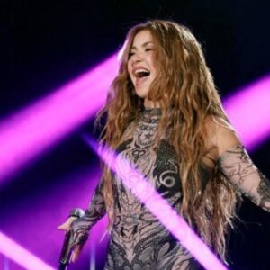 SHAKIRA LAMENTA MUERTE DE TRABAJADOR EN SU CONCIERTO DE RÍO