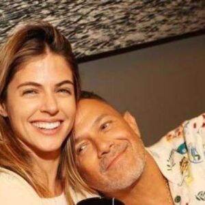 Alejandro Sanz y Stephanie Cayo comparten escenario en una emotiva interpretación de Corazón Partío