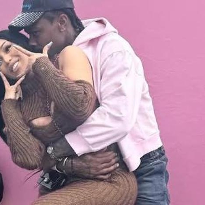 Cardi B y Stefon Diggs avivan rumores de reconciliacion con su aparicion en el Dia de las Madres