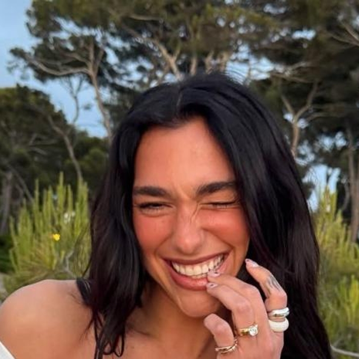 DUA LIPA ORGANIZA SU BODA EN SICILIA EN JUNIO