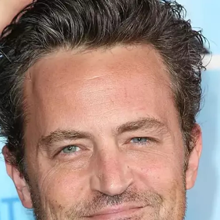 El asistente de Matthew Perry es condenado a mas de tres anos de carcel