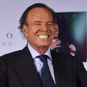 Julio Iglesias emprende acciones legales contra elDiario.es por acusaciones de exempleadas