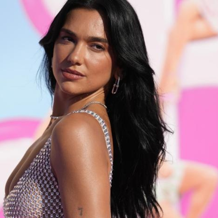 Samsung contradice las afirmaciones de Dua Lipa sobre el uso indebido de su imagen tras enfrentar una demanda multimillonaria