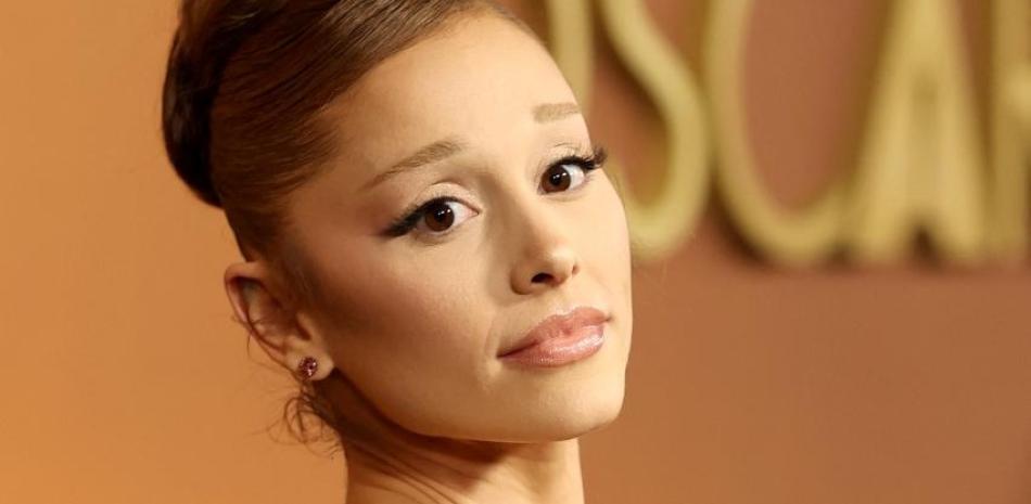 Ariana Grande toma accion legal contra hackers por filtracion continua de musica y fotos