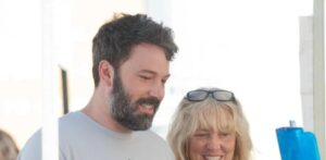 Revelan la causa de muerte de la madre de Ben y Casey Affleck