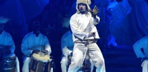 Bad Bunny concluye su gira mundial con un emotivo regreso a casa para sembrar esperanza