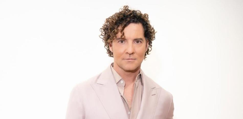 Bisbal conmemora 20 anos de trayectoria musical rindiendo tributo a sus idolos en la gira Eternos